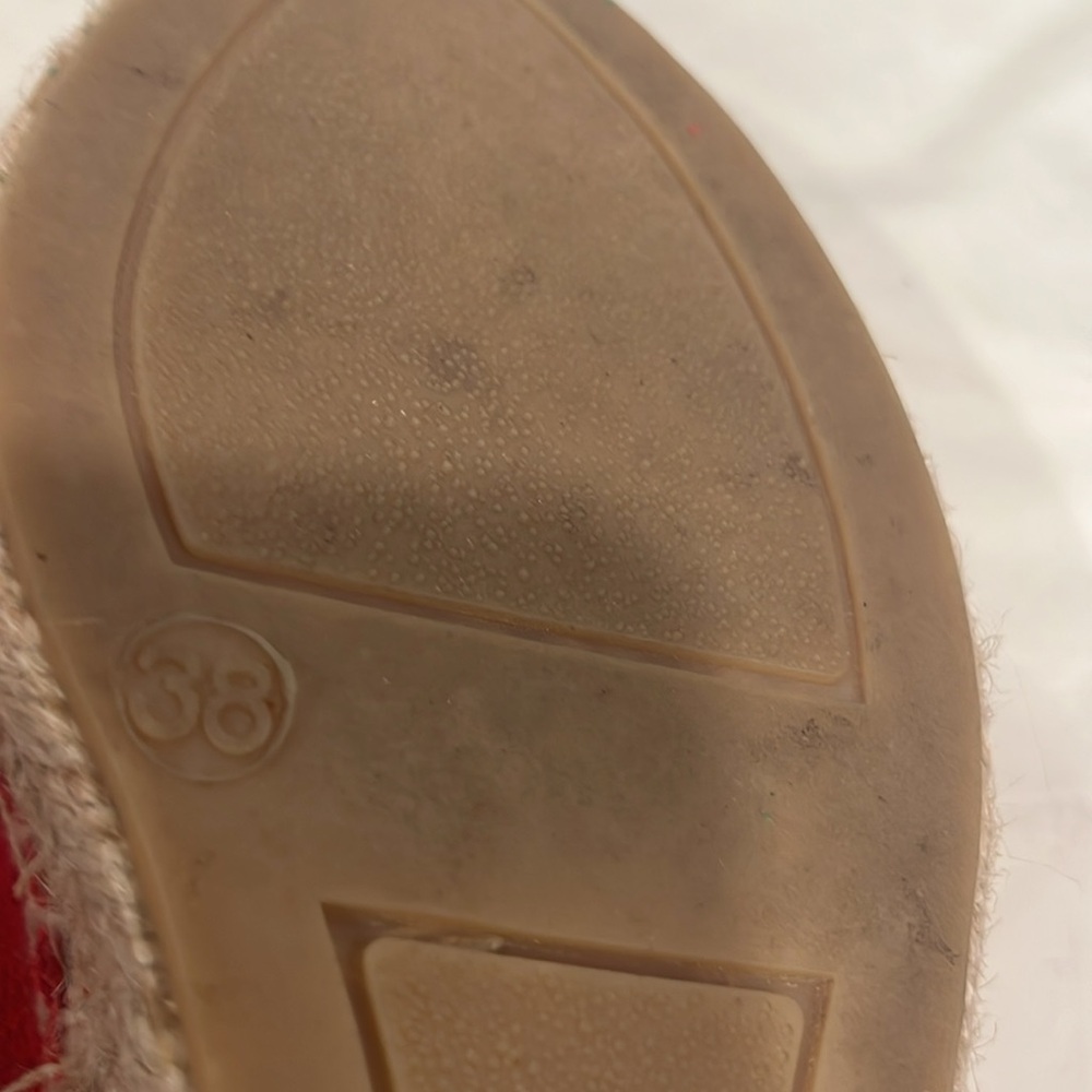 Jutelia Women's Red Suede Slip-On Shoe.🆕 - Picture 7 of 8